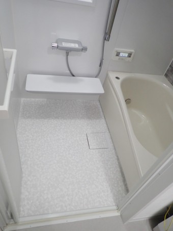 土台も補修し、安心して入浴できる浴室に 土台も補修し、安心して入浴できる浴室に